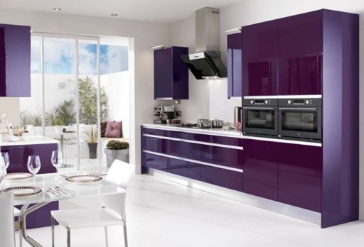 Dapur dalam warna-warna violet - fenomena yang jarang berlaku