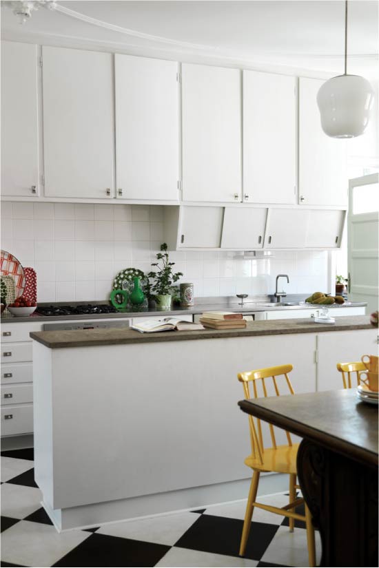 Direct kitchen with island