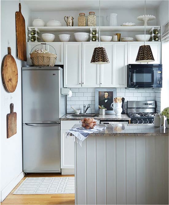 A small kitchen with a peninsula