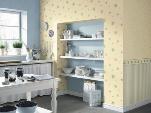 Kertas dinding dengan jalur menegak sering digunakan untuk menghias dapur