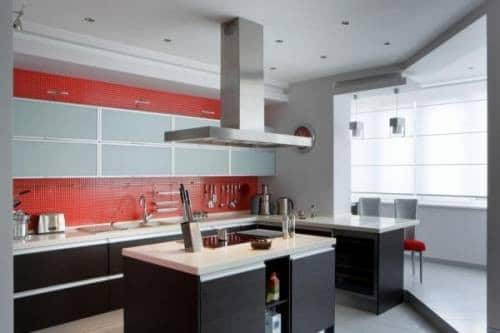 The kitchen can be combined with a balcony only if the balcony is reliably insulated