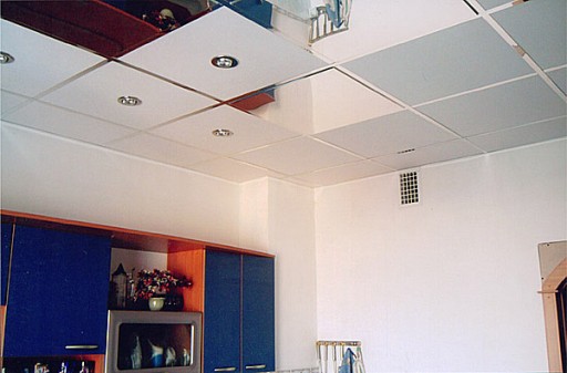 Cassette curtain ceiling looks unusual and attracts guests' attention
