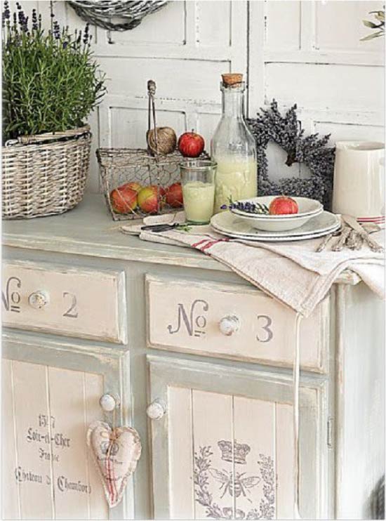 Decoupage av mat i Provence stil