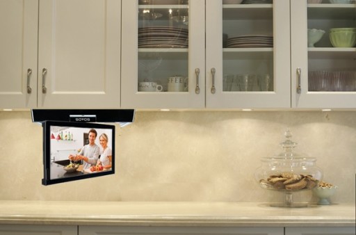 Küçük bir kompakt TV, küçük bir mutfak ortamına mükemmel uyum sağlar