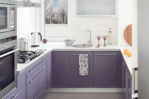 Small kitchen requires painstaking work with interior colors