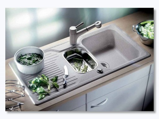 Sink dapur besar sebagai perlindungan perabot dari air