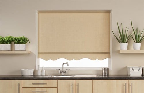 Practical and beautiful blinds on kitchen windows - a good solution
