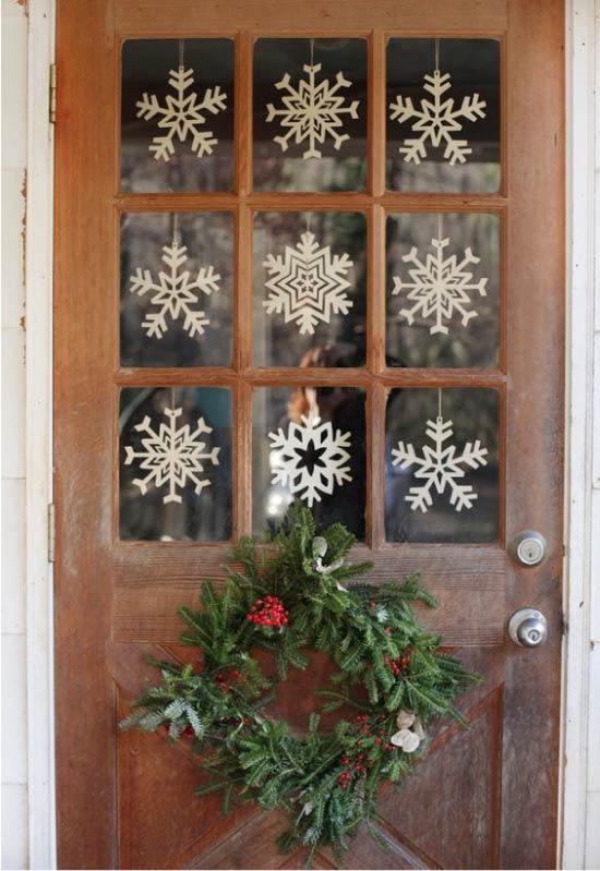 Snowflake-utskjutning på dörrfönstret