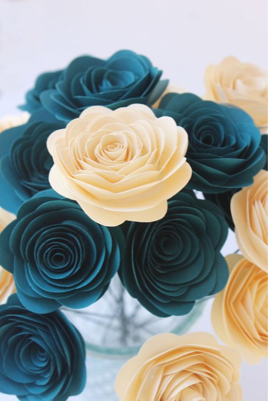 Bouquet from paper roses