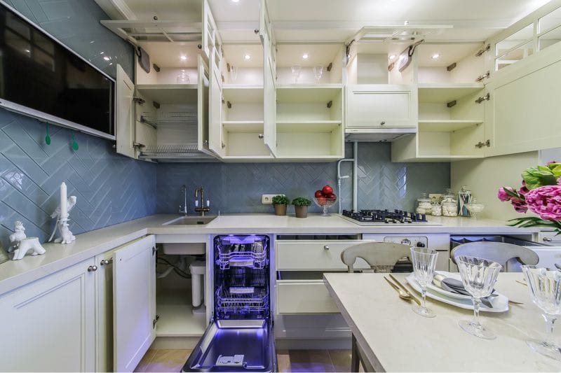 Kjøkkeninnredning 10 kvm. meter i klassisk stil