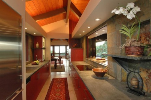 Pro kuchyně v havajském stylu hrály vysoké stropy úlohu dekorativního prvku