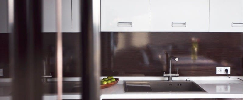 Zástera v interiéri kuchyne v štýle minimalizmu - MDF