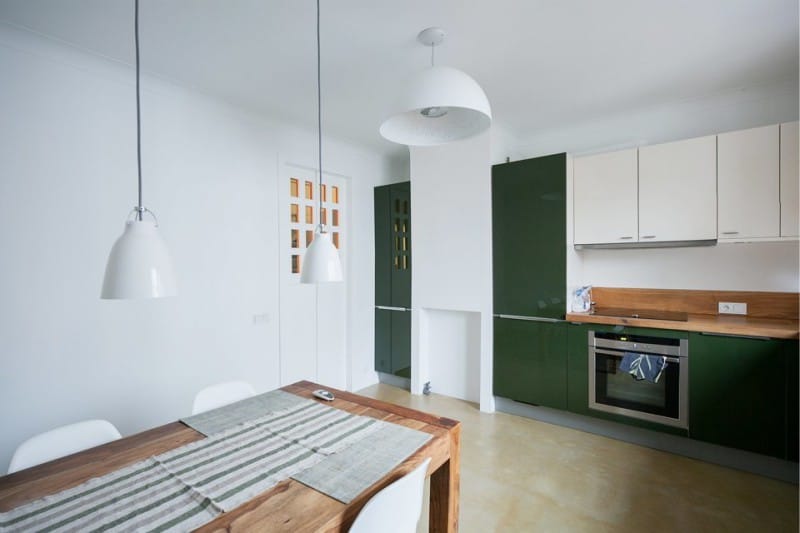 Strop v kuchyni v štýle minimalizmu