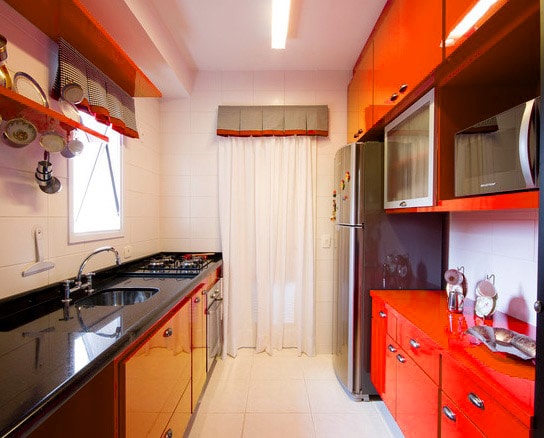 Pienessä keittiössä on parempi valita sarja, jolla on oranssin pääosa