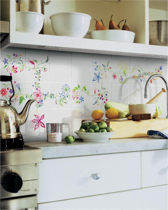 Боядисване на керамични плочки на кухня с престилка