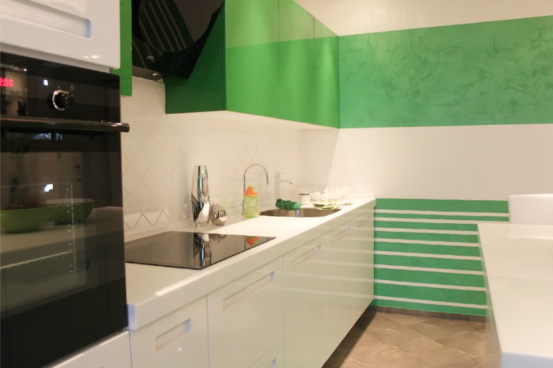 Striped zidovi u unutrašnjosti kuhinje