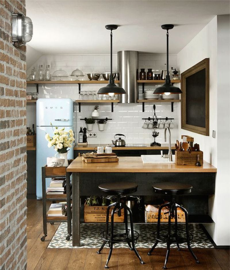 Interiør av et lite kjøkken i loftet stil