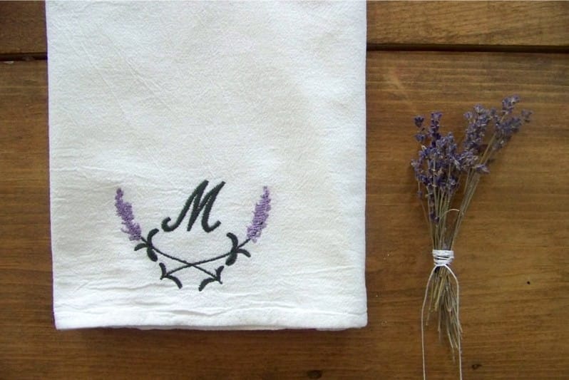 Kjøkkenhåndkle med brodert monogram