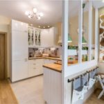 Combination of tiles and laminate in the kitchen