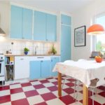 Red and white tiles in the interior of the kitchen