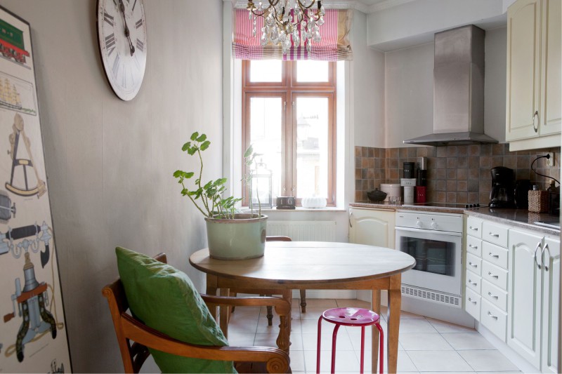 Simple tiling in the kitchen